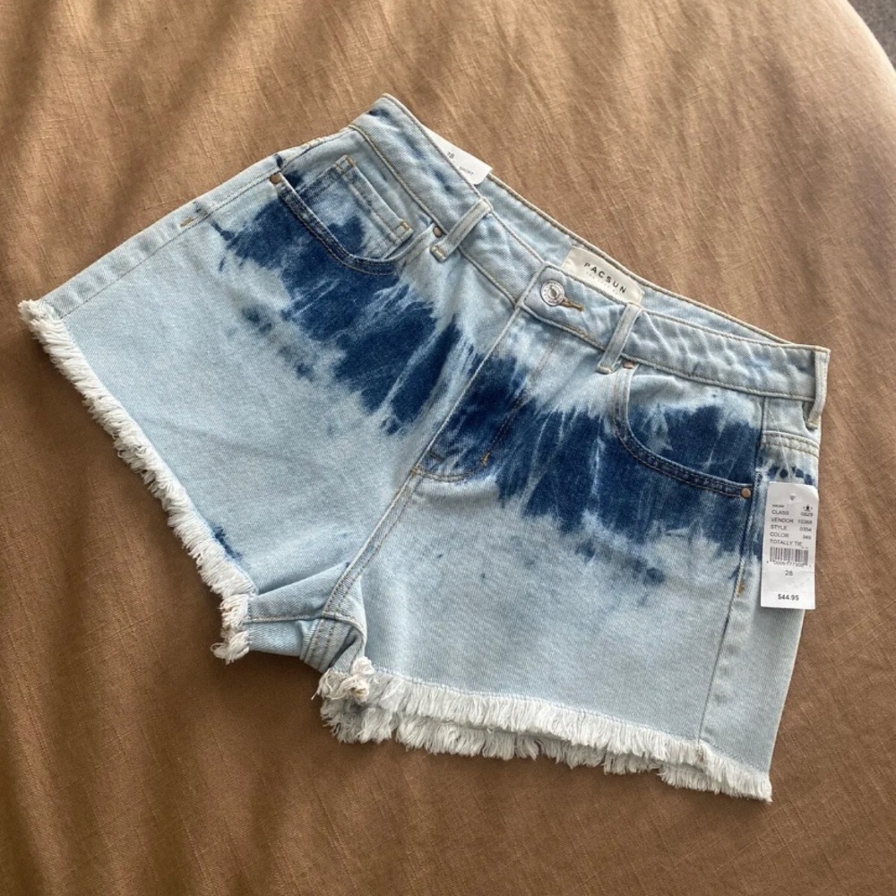 pacsun high rise festival shorts Size 28.
tie dye NWT